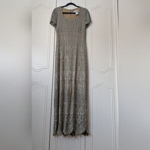 Jessica Howard Gray Metalic Crochet Maxi Gown Dress With Short Sleeves Sz12